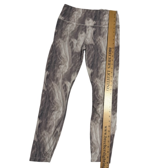 Varley Century Marble Leggings. Good used condition. Size Medium. Grey and white - Picture 4 of 9